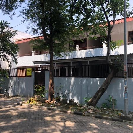 Oyo 90482 Rumah Oma Syariah Kupang  Екстер'єр фото