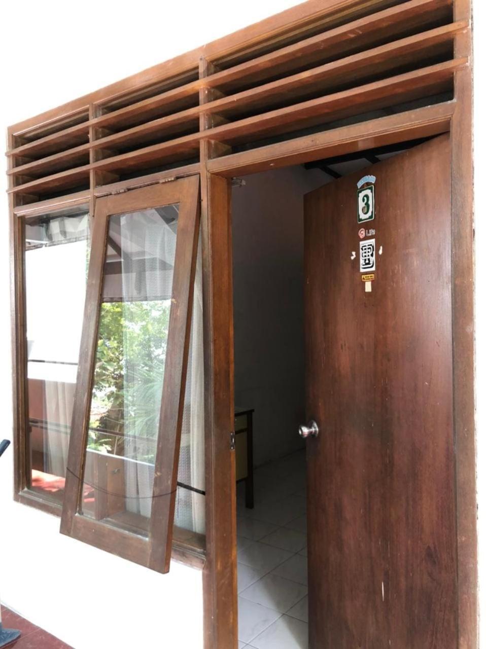 Oyo 90482 Rumah Oma Syariah Kupang  Екстер'єр фото