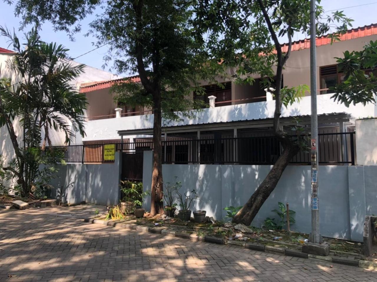 Oyo 90482 Rumah Oma Syariah Kupang  Екстер'єр фото