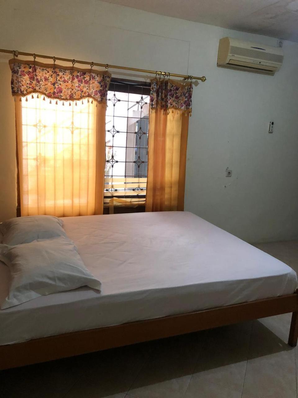 Oyo 90482 Rumah Oma Syariah Kupang  Екстер'єр фото